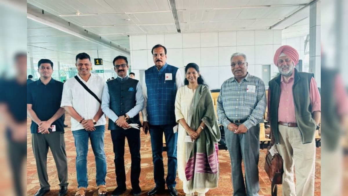 ட்ரோன் தாக்குதல் - தரையிரங்க முடியாமல் வானில் வட்டமடித்த கனிமொழி எம்.பி. பயணித்த விமானம் - News18 தமிழ்