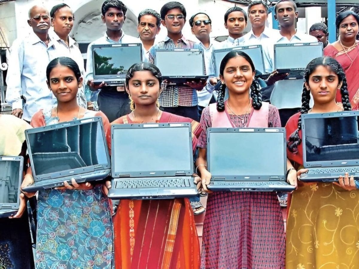 மாணவர்களுக்கு லேப்டாப்..! தமிழ்நாடு அரசு வெளியிட்ட முக்கிய அறிவிப்பு | தமிழ்நாடு - News18 தமிழ்
