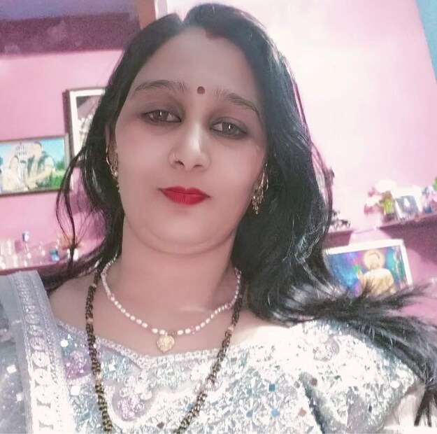  அப்போது, திடீரென தனது அம்மா அனிதா கதவை திறந்ததும், காசி என்ற நபர் மற்றும் மேலும் நான்கு பேர் தங்களது பேட் ரூமுக்குள் வந்ததாக தெரிவித்துள்ளார். அவர்களை கண்டதும் அச்சத்தில் தூங்குவது போன்று நடித்ததாக அந்த சிறுவன் கூறியுள்ளார்.  பின்னர், தனது அம்மாவின் கண் முன்னே, தந்தையை காலை பிடித்துக் கொண்டு அந்த கும்பல் தாக்கியதாக தெரிவித்துள்ளார். உடனே, தனது தந்தை அருகே சென்றதும், காசி தன்னை தூக்கி மிரட்டியதாக சிறுவன் கண்ணீர் சிந்தியுள்ளார்.