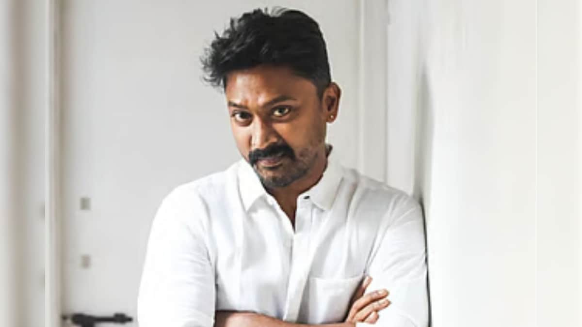 ஆய்வுக்காக மருந்துகளை கைபற்றிய போலீசார்.. நடிகர் கிருஷ்ணா வீட்டில் 2 மணி நேரம் தொடர் சோதனை! - News18 தமிழ்