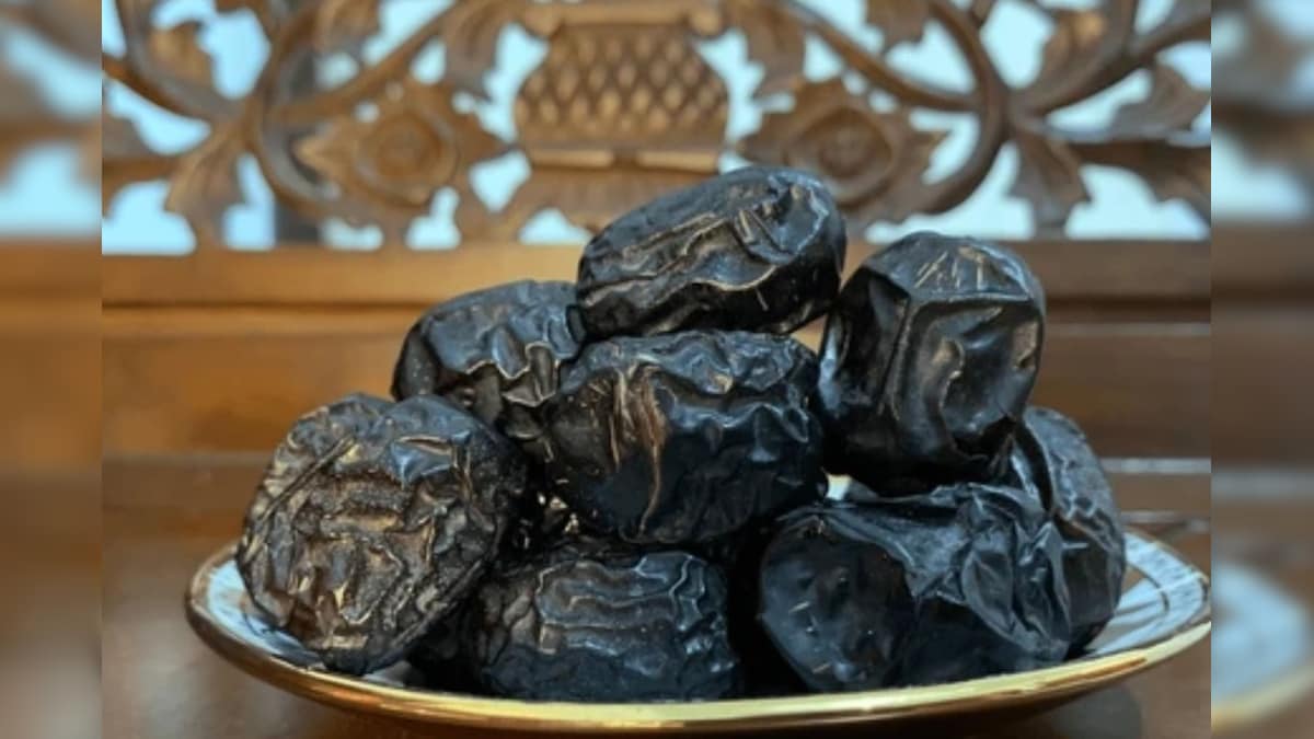 இது ஆரோக்கியமானது தான், ஆனால்… ஊறவைத்த அஜ்வா பேரீச்சம்பழத்தை பாலுடன் சாப்பிட்டால் என்ன நடக்கும்.? - News18 தமிழ்