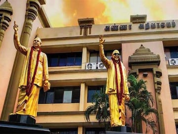 நியூஸ் 18