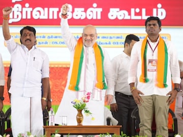 நியூஸ் 18