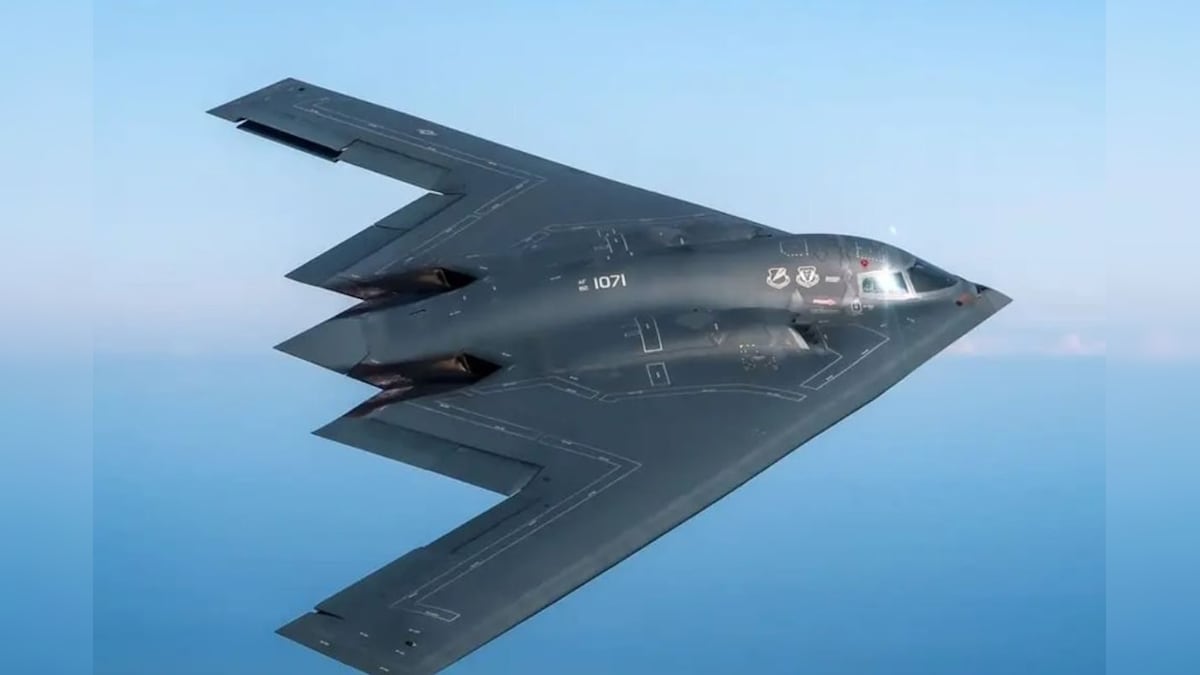 எதிரிகளுக்கு சிம்ம சொப்பனம்.. ரேடாரில் சிக்காமல் இலக்குகளை தாக்கும் ராட்சசன்.. அமெரிக்க போர் விமானத்தின் விலை எவ்வளவு தெரியுமா?