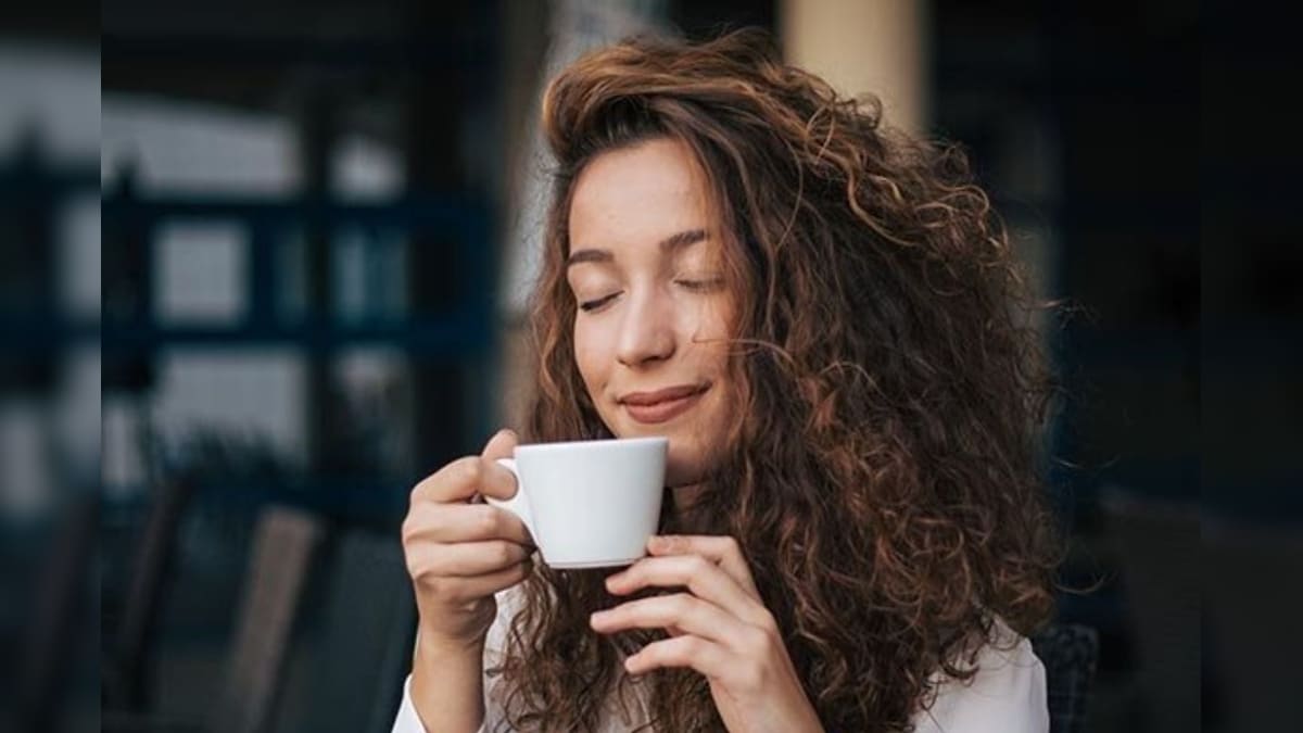 காபி குடிப்பது நீங்கள் சீக்கிரம் வயதாவதை தடுக்கிறது..  ஆய்வில் தகவல்.!  | லைஃப்ஸ்டைல் - News18 தமிழ்