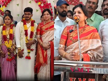 திருமண விழாவில்