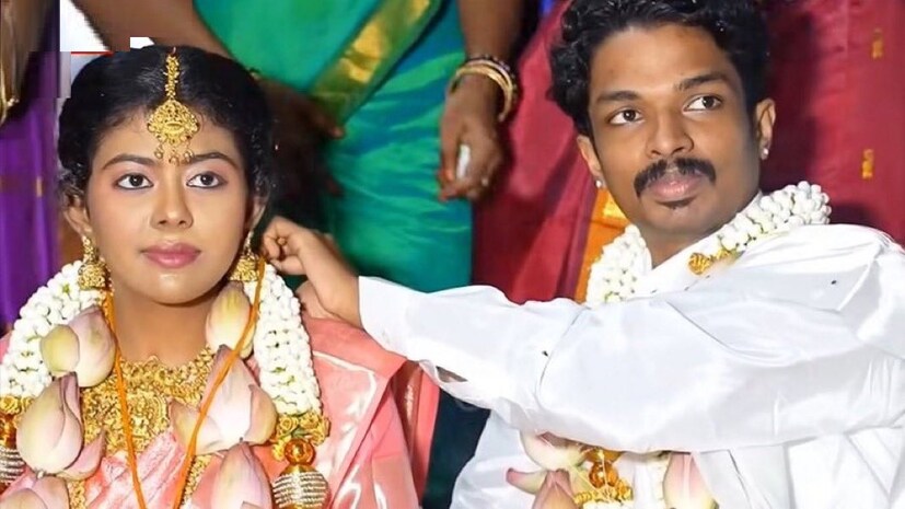  ஸ்ரீராம் - நிகிலா திருமணம் முடிந்த நிலையில் சமூக வலைதளங்களில் பலரும் தம்பதியினருக்கு வாழ்த்து தெரிவித்து வருகின்றனர். இது தொடர்பான புகைப்படங்கள் சமூக வலைதளங்களில் வைரலாகி வருகின்றன.