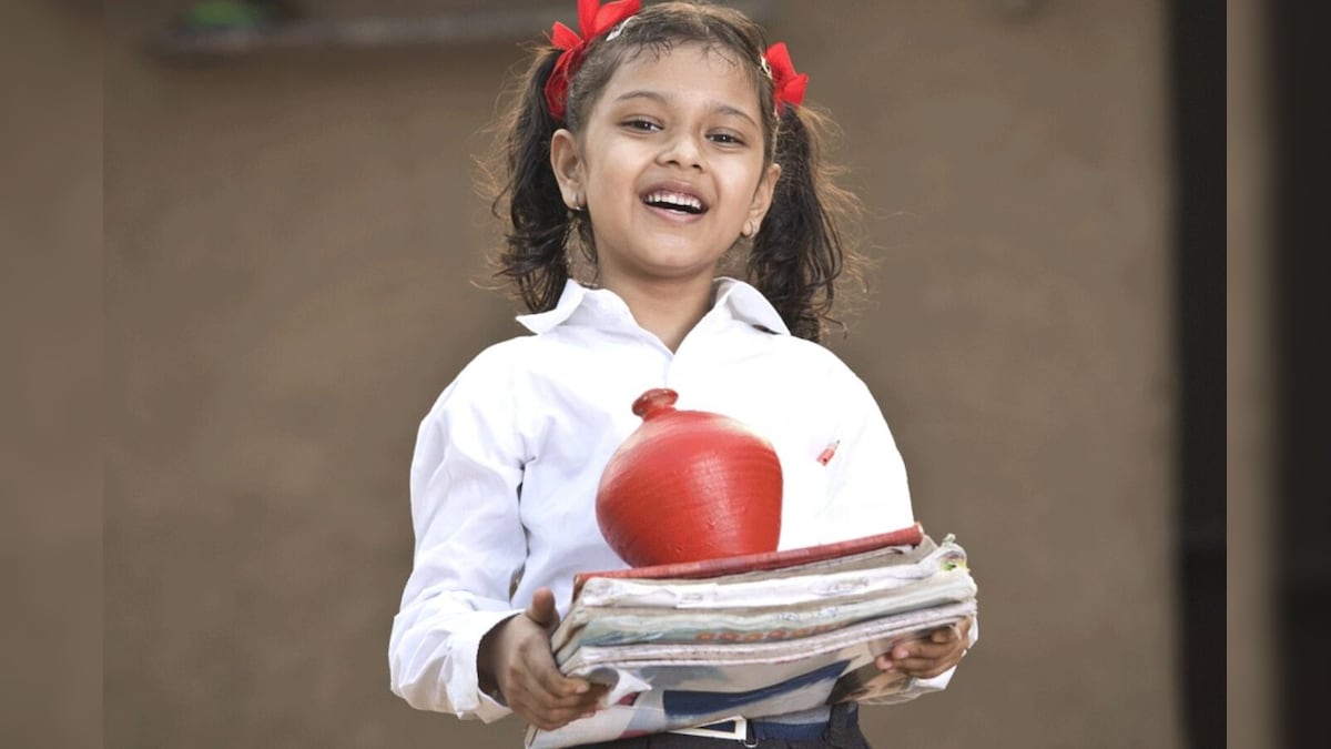 செல்வ மகள் சேமிப்பு திட்டம்.. மாதம் ரூ.1000 சேமித்தால், 21 ஆண்டுகளில் எவ்வளவு ரிட்டர்ன் கிடைக்கும்? | வணிகம் - News18 தமிழ்