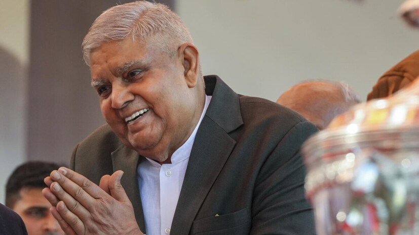  8,000 முதல் 8,500 சதுர அடி பரப்பளவைக் கொண்டுள்ள டைப்-8 பங்களாவில் ஐந்து முதல் ஆறு படுக்கையறை, ஒரு லிவிங் ரூம், கிச்சன், ரீடிங் ரூம் உள்ளிட்ட சகல வசதிகளும் இடம்பெற்றிருக்கும். பங்களாவின் முன்னும் பின்னும் பெரிய அளவிலான புல்வெளி, 24 மணி நேரமும் பணியில் இருக்கும் காவலர்கள், சிசிடிவிக்கென தனி அறை, வீட்டு பணியாளர்கள் மற்றும் விருந்தினர் தங்குவதற்கு தனி தங்குமிடங்கள் என உள்ளன.