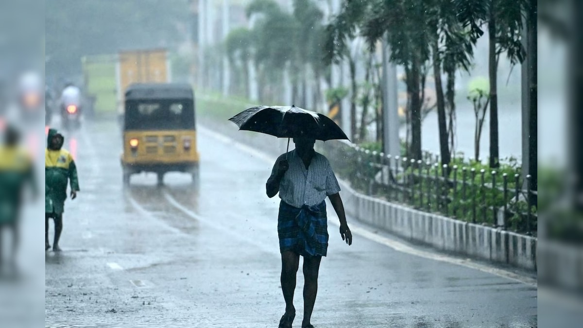 அடுத்த 4 நாட்களுக்கு இந்த மாவட்டங்களில் கனமழை வெளுக்கும்.. வானிலை மையம் கொடுத்த அலெர்ட்! - News18 தமிழ்