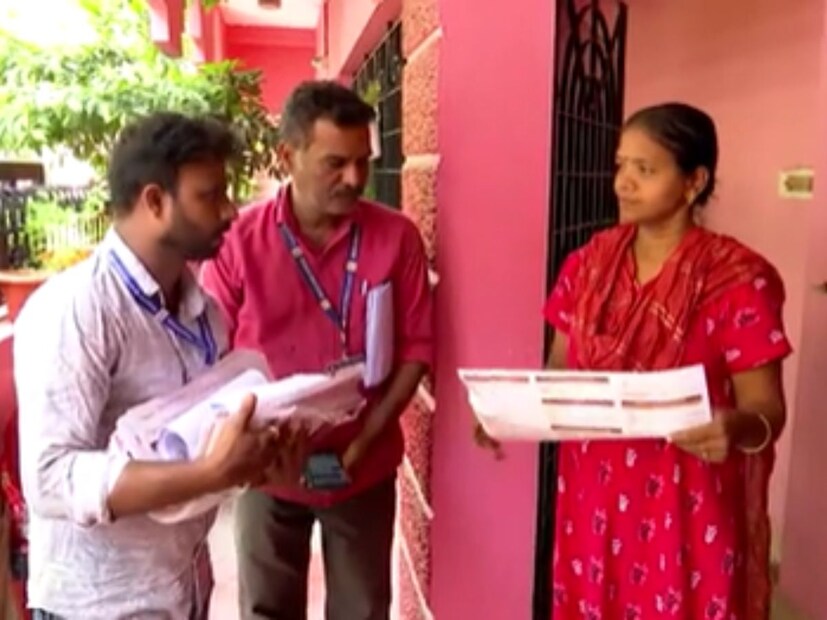  இந்நிலையில், ’கலைஞர் மகளிர் உரிமைத் தொகை’ தொடர்பாக லண்டனின் கிங்ஸ் கல்லூரியின் ஆராய்ச்சிக் குழுவினர் ஆய்வு மேற்கொண்டனர். அதன்படி, விருதுநகர், தருமபுரி, கோயம்புத்தூர், நாகப்பட்டினம், வேலூர் மற்றும் காஞ்சிபுரம் ஆகிய 6 மாவட்டங்களில் ஆய்வு மேற்கொள்ளப்பட்டது.