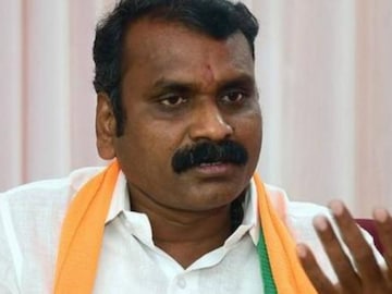 மத்திய இணையமைச்சர் எல்.முருகன் மத்திய இணையமைச்சர் எல்.முருகன்