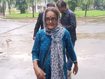 சுஜாதா பட்