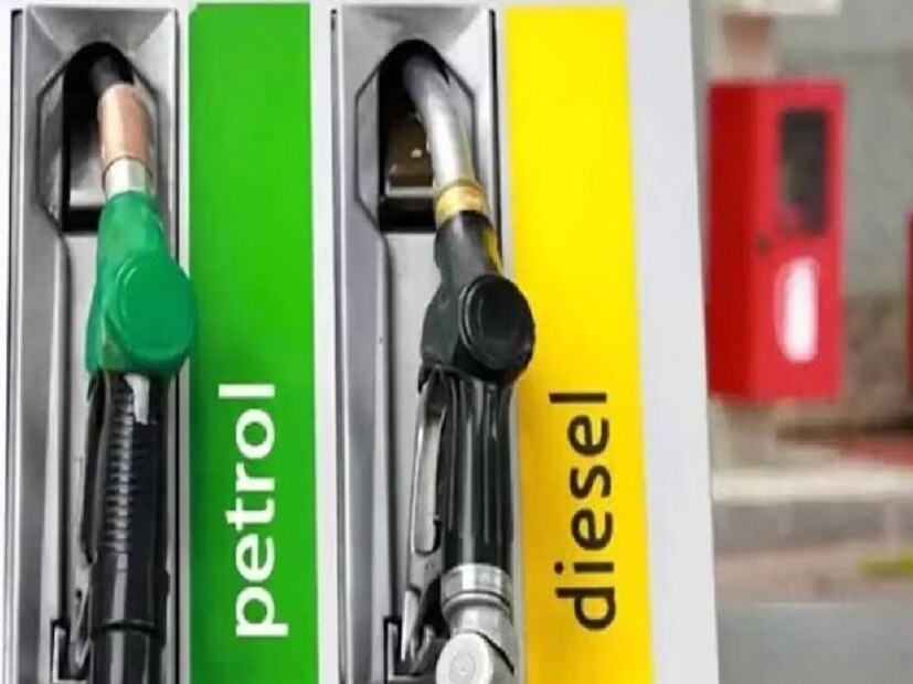 கச்சா எண்ணெய் விலை ஏற்ற இறக்கமாக உள்ளது. இதன் மூலம், வரும் காலங்களில் எரிபொருள் விலை குறையக்கூடும் என்று வாகன ஓட்டிகள் நம்பிக்கையாக இருந்தனர். இந்த நிலையில், பெட்ரோல் மற்றும் டீசல் விலை கணிசமாக அதிகரிக்கக்கூடும் என்று ஒரு முன்னணி நிறுவனம் கணித்துள்ளது.