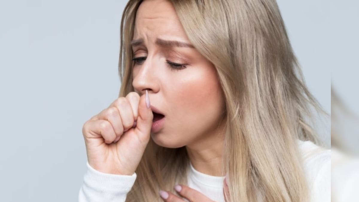 குளிர்காலத்தில் அதிகரிக்கும் சளி, இருமல் பிரச்னை... அலட்சியமாக இருப்பதால் காத்திருக்கும் ஆபத்துகள்! எச்சரிக்கும் நிபுணர்! | லைஃப்ஸ்டைல் - News18 தமிழ்