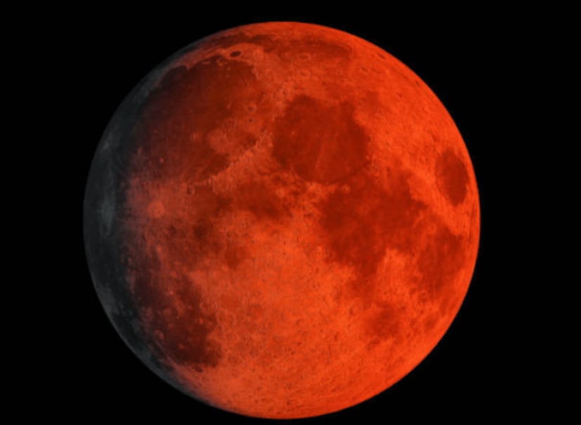  மேலும், வடகிழக்கு இந்தியாவான அஸ்ஸாம், அருணாச்சலப் பிரதேசம், மேகாலயா, கொல்கத்தா, புவனேஸ்வர், பாட்னாவில் இறுதி நிலையான சந்திர கிரகணத்தை அடர் சிவப்பு நிறத்தில் பார்க்க முடியும். டெல்லி, மும்பை, பெங்களூரு, சென்னை, ஹைதராபாத் உள்ளிட்ட பகுதிகளில் முழுமையாக பார்க்க முடியும்.