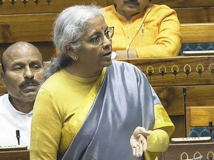 வழக்கமாக பட்ஜெட் உரைகள் பகுதி ஏ, பகுதி பி என பிரிக்கப்பட்டிருக்கும். பகுதி ஏ-வில் அரசின் முக்கிய திட்டங்கள், அறிவிப்புகள் இடம்பெறும் நிலையில், பகுதி பி உரையில் மறைமுக வரிகள் உள்ளிட்ட குறைந்தளவு உரையே இடம்பெறும். ஆனால், இந்த பட்ஜெட்டில் இரண்டு பகுதிகளுக்கும் முக்கியத்துவம் கொடுத்து நிர்மலா சீதாராமன், நீண்ட நேரம் உரையாற்றுவார் என கூறப்படுகிறது. தொடர்ச்சியாக 9ஆவது முறை மத்திய பட்ஜெட் தாக்கல் செய்யும் நிதியமைச்சர் என்ற பெருமையையும் நிர்மலா சீதாராமன் பெறுகிறார். வழக்கமாக பட்ஜெட் உரைகள் பகுதி ஏ, பகுதி பி என பிரிக்கப்பட்டிருக்கும். பகுதி ஏ-வில் அரசின் முக்கிய திட்டங்கள், அறிவிப்புகள் இடம்பெறும் நிலையில், பகுதி பி உரையில் மறைமுக வரிகள் உள்ளிட்ட குறைந்தளவு உரையே இடம்பெறும். ஆனால், இந்த பட்ஜெட்டில் இரண்டு பகுதிகளுக்கும் முக்கியத்துவம் கொடுத்து நிர்மலா சீதாராமன், நீண்ட நேரம் உரையாற்றுவார் என கூறப்படுகிறது. தொடர்ச்சியாக 9ஆவது முறை மத்திய பட்ஜெட் தாக்கல் செய்யும் நிதியமைச்சர் என்ற பெருமையையும் நிர்மலா சீதாராமன் பெறுகிறார்.