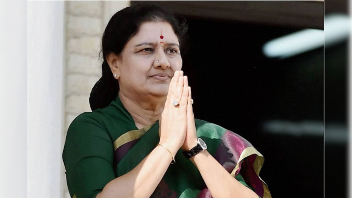 “தமிழ்நாட்டில் அதிமுக ஆட்சி மீண்டும் மலர அனைவரும் கை கோர்க்க வேண்டும்..” வி.கே.சசிகலா அழைப்பு | தமிழ்நாடு - News18 தமிழ்