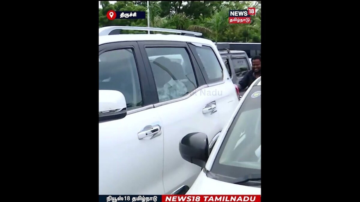 TVK Vijay Campaign | போக்குவரத்து நெரிசலில் சிக்கிய முன்னாள் மத்திய அமைச்சர் ப. சிதம்பரம்! | N18S