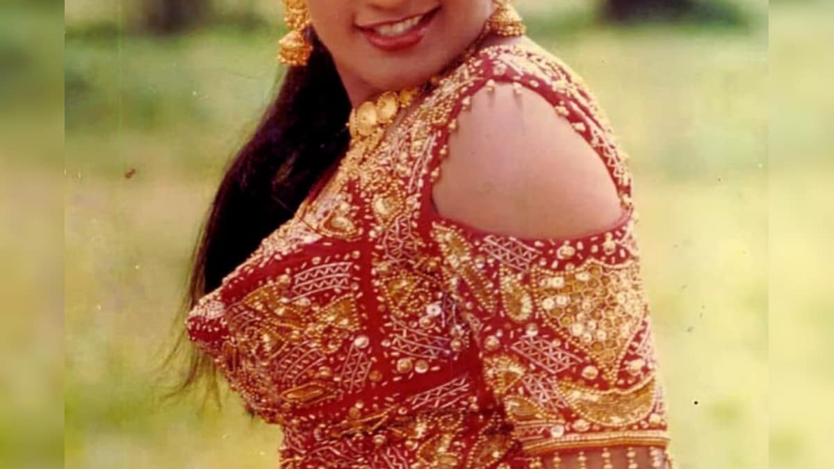 3 வயதில் விட்டுச் சென்ற தந்தை... 15 நாளில் விட்டுச் சென்ற கணவன்... தனிமையே உலகென மாறிய தமிழ் நடிகை! | பொழுதுபோக்கு - News18 தமிழ்