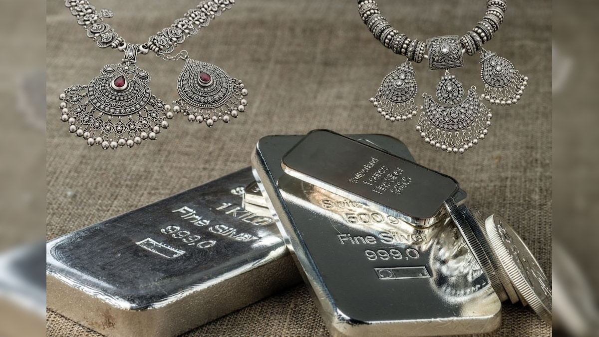 Silver Price | ரூ.1.5 லட்சத்தை எட்டிய வெள்ளி விலை.. அடுத்து நடக்கப் போகும் ட்விஸ்ட் இதுதான்! | வணிகம் - News18 தமிழ்