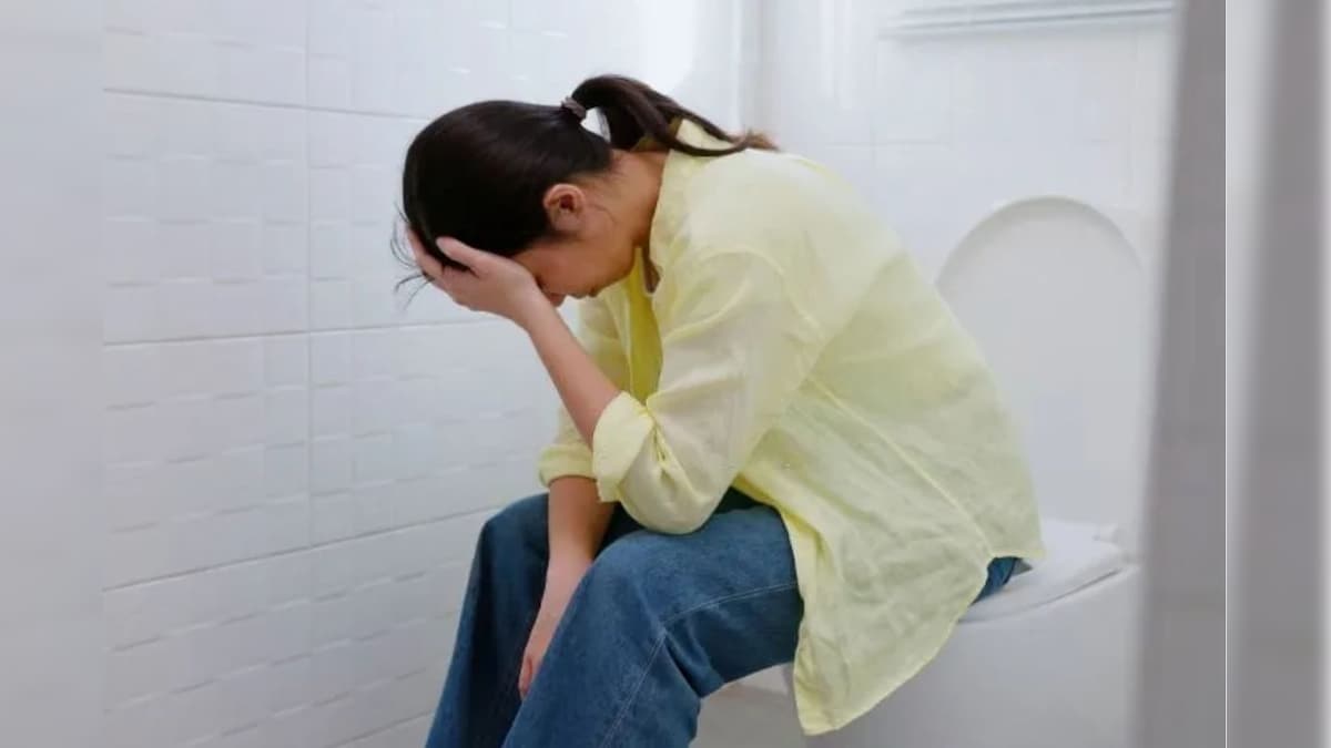 Constipation | குளிர்காலத்தில் ஏன் மலச்சிக்கல் பாதிப்புகள் அதிகம் ஏற்படுகிறது? தப்பிக்க என்ன செய்ய வேண்டும்? | லைஃப்ஸ்டைல் - News18 தமிழ்