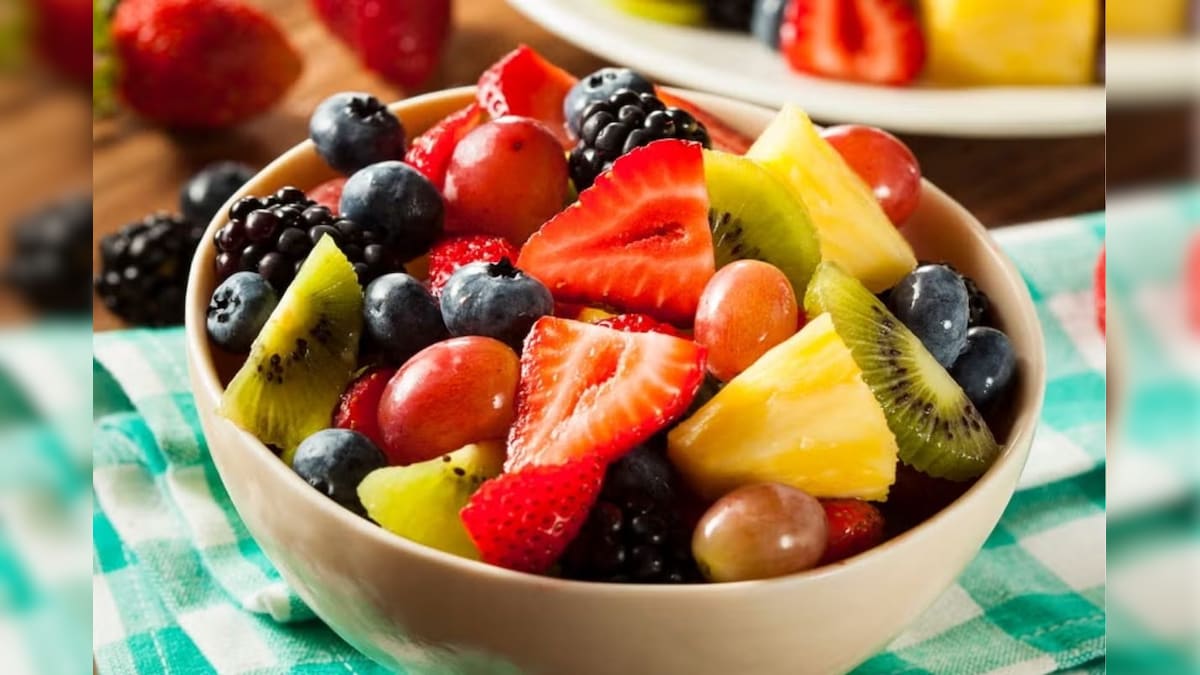 பழங்களை இந்த நேரத்தில் சாப்பிடுவது ஆபத்தா..? சாப்பிட சரியான நேரம் எது தெரியுமா..? | லைஃப்ஸ்டைல் - News18 தமிழ்