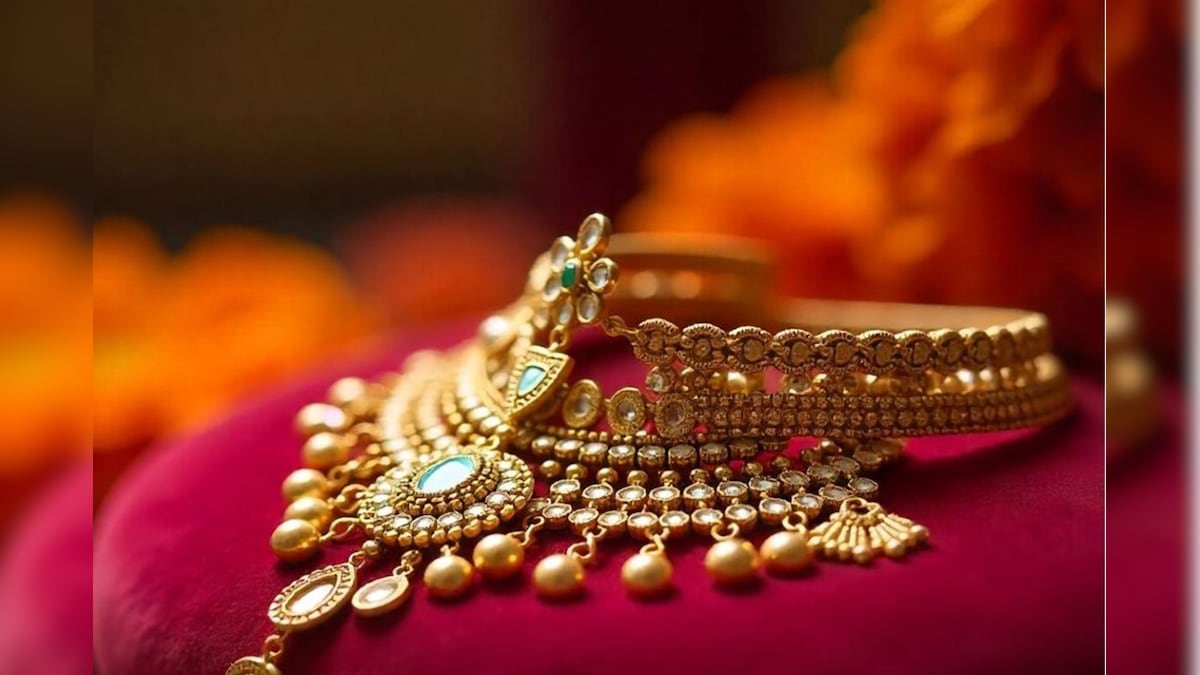 Gold Price | ஆட்டம் காட்டும் தங்கம், வெள்ளி விலை.. மேலும் குறையுமா? உயருமா? நிபுணர்கள் விளக்கம்! | வணிகம் - News18 தமிழ்