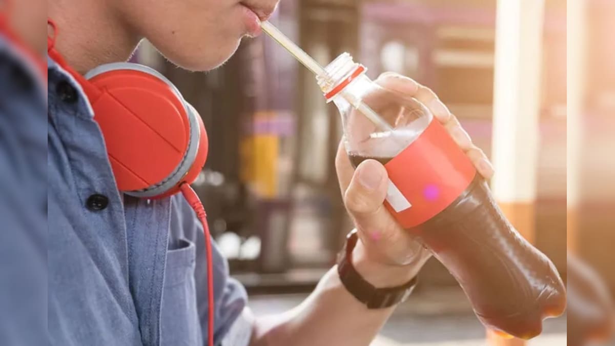 நீங்க ஒரே ஒரு சோடா குடிப்பது கூட உங்க கல்லீரலை சேதப்படுத்தும் தெரியுமா.? விரிவான விளக்கம்..! | லைஃப்ஸ்டைல் - News18 தமிழ்