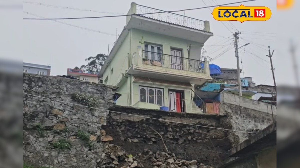 சரிந்து நடைபாதை சுற்றுச்சுவர்!! சரி செய்ய தவறிய நகராட்சி நிர்வாகம் - உயிர் பயத்தில் மக்கள் | திண்டுக்கல் - News18 தமிழ்