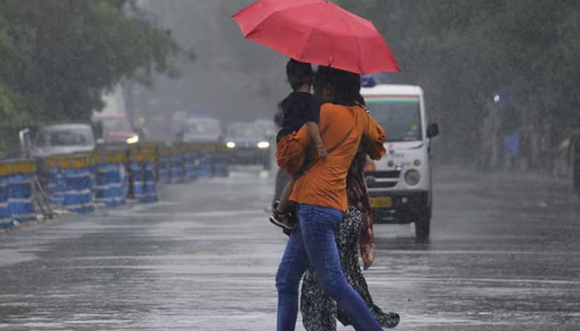தமிழ்நாட்டில் இன்று 4 மாவட்டங்களில் கனமழை பெய்ய வாய்ப்பு உள்ளதாக சென்னை வானிலை மையம் தெரிவித்துள்ளது. தமிழ்நாட்டில் இன்று 4 மாவட்டங்களில் கனமழை பெய்ய வாய்ப்பு உள்ளதாக சென்னை வானிலை மையம் தெரிவித்துள்ளது.
