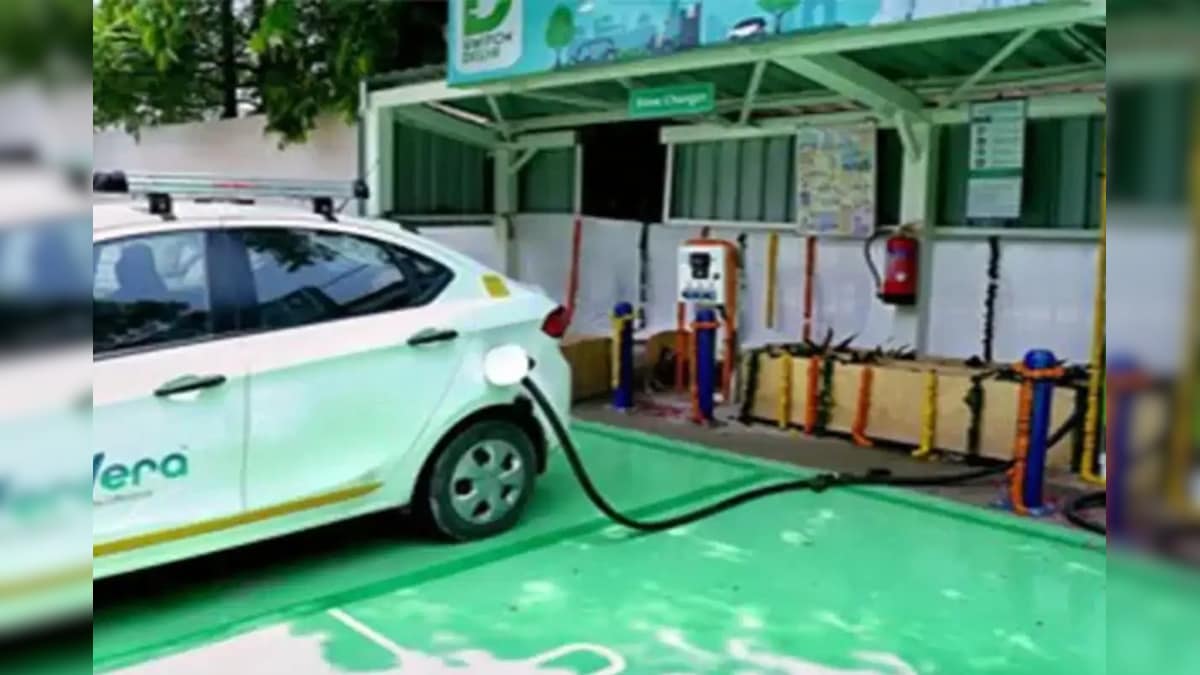 மின்சார வாகன சார்ஜிங் நிலையங்கள் அமைக்க போறீங்களா?  100% வரை மானியம் பெறலாம்.... மத்திய அரசு அதிரடி | வணிகம் - News18 தமிழ்