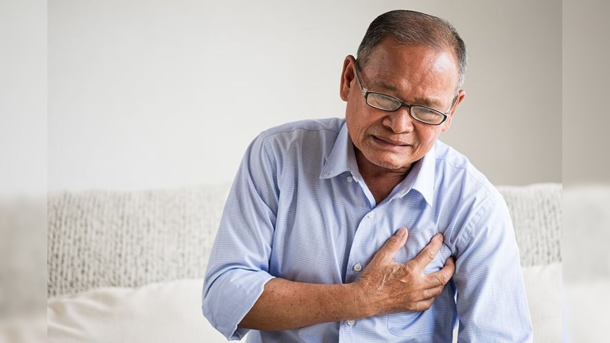 வீட்டில் யாரும் இல்லாதபோது மாரடைப்பு வலி வந்தால் தற்காத்துக்கொள்ள என்ன செய்ய வேண்டும்..? மருத்துவ விளக்கம்..! | லைஃப்ஸ்டைல் - News18 தமிழ்