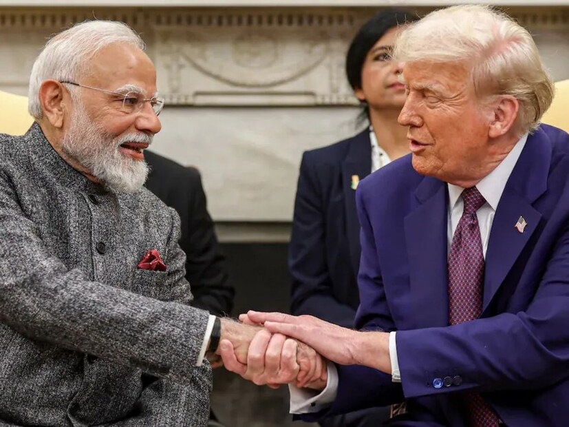  இதன் காரணமாக, அதிபர் டிரம்பின் வரிவிதிப்பு முடிவுக்கு சொந்த நாட்டிலேயே கடும் எதிர்ப்பு கிளம்பியுள்ளது. இந்நிலையில், இந்தியா மீதான 50 சதவீத வரியை ரத்து செய்யக்கோரி அமெரிக்க நாடாளுமன்றத்தில் டெபோரா ராஸ், மார்க் வீசே, இந்திய வம்சாவளியைச் சேர்ந்த ராஜா கிருஷ்ணமூர்த்தி ஆகியோர் தீர்மானம் கொண்டுவந்துள்ளனர்.