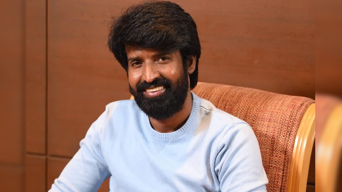 “தலைவர் பனையூரில் பதுங்கிவிட்டார்..” - பொய் செய்தி பரப்பியவருக்கு நடிகர் சூரி பதிலடி | பொழுதுபோக்கு - News18 தமிழ்