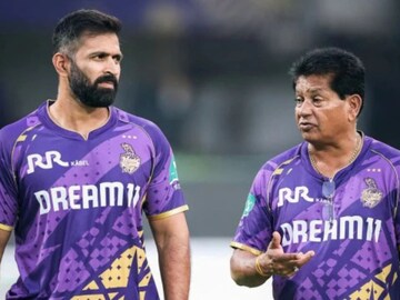 அபிஷேக் நாயர் - சந்திரகாந்த் பண்டிட் அபிஷேக் நாயர் - சந்திரகாந்த் பண்டிட்