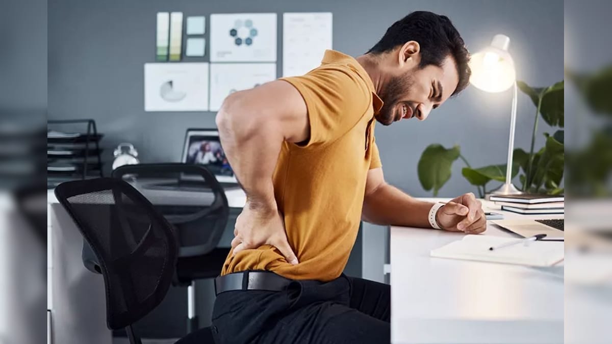 நீண்ட நேரம் உட்கார்ந்திருப்பதால் ஏற்படும் உடல்நல அபாயங்கள்: ஆராய்ச்சியில் தகவல்  | லைஃப்ஸ்டைல் - News18 தமிழ்