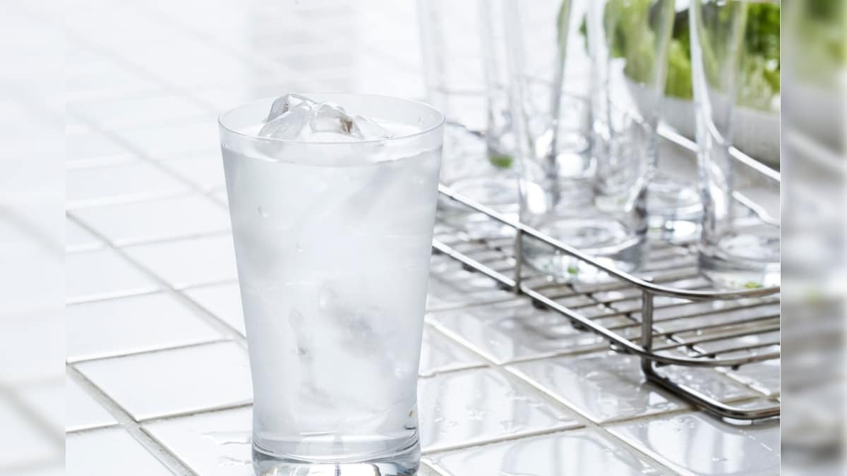 Cold Water | குளிர்காலத்திலும் குளிர்ந்த நீர் குடிப்பவரா நீங்கள்? காத்திருக்கும் ஆபத்து! | லைஃப்ஸ்டைல் - News18 தமிழ்