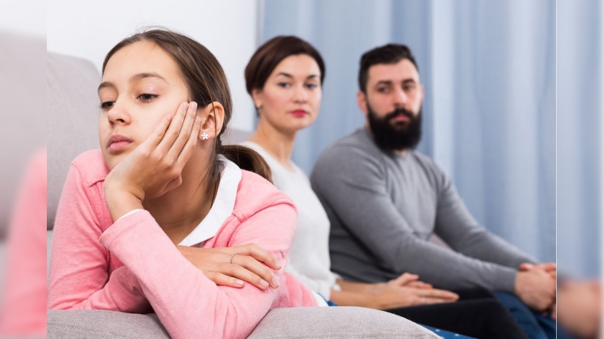 சொல் பேச்சை கேட்காத குழந்தைகளையும் சமாளிக்க இந்த ட்ரிக்ஸை கையாளுங்க..! | லைஃப்ஸ்டைல் - News18 தமிழ்