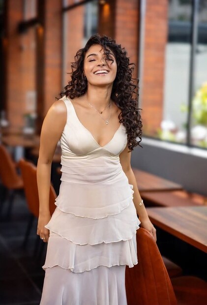  இது இணையத்தில் வைரலாகி வரும் நிலையில், ஒருவேளை அரசனிலும் ஆண்ட்ரியா நடிக்கிறாரா என ரசிகர்கள் ஆவலோடு கேள்வி எழுப்பி வருகின்றனர்.