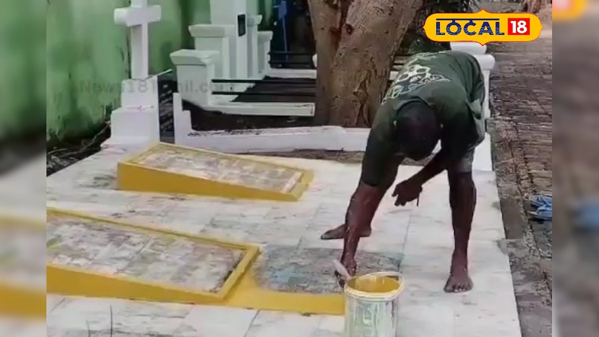 கல்லறை திருநாள்...  நினைவிடங்கள் சுத்தம் செய்து வழிபட்ட கிருஸ்துவர்கள்..! | புதுச்சேரி - News18 தமிழ்