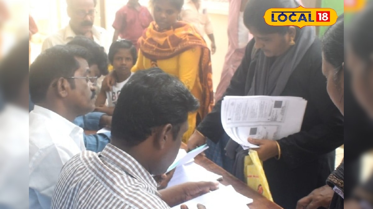 வாக்காளர் பட்டியலில் குடும்பத்தினர் டேட்டாவும் இல்லையா.. சிறப்பு திருத்தத்தில் புது வசதி.. | தூத்துக்குடி - News18 தமிழ்