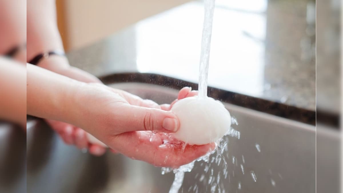 EGG ALERT | இப்படி கூட தொற்று பரவுமா? முட்டை வாங்கி வந்தவுடன் இதை செய்யாவிடில் ஆபத்து நிச்சயம்! | லைஃப்ஸ்டைல் - News18 தமிழ்