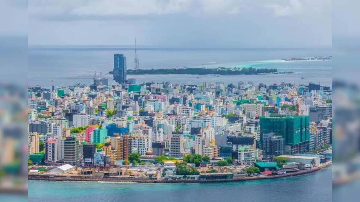 உலக நாடுகளில் முதன்முறை.. சிகரெட் உள்ளிட்ட புகையிலை பொருட்களுக்கு தடை விதித்த நாடு.. | ட்ரெண்டிங் - News18 தமிழ்