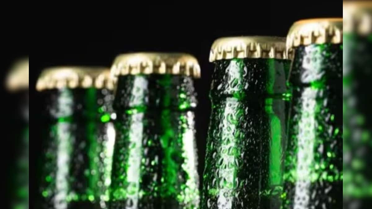 பீர் பாட்டிலை நன்றாக கவனித்துள்ளீர்களா? மூடியில் 21 வரிகள் இருப்பதற்கு என்ன காரணம் தெரியுமா? | ட்ரெண்டிங் - News18 தமிழ்