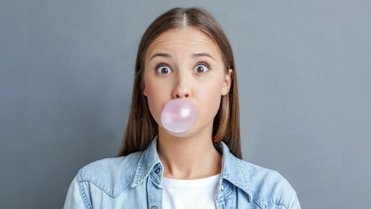 பபிள் கம்மை விழுங்கினால் என்ன ஆகும்..? இதைப் பற்றி கூறப்படும் கட்டுக்கதைகளும்.. அபாயங்களும்..! | லைஃப்ஸ்டைல் - News18 தமிழ்