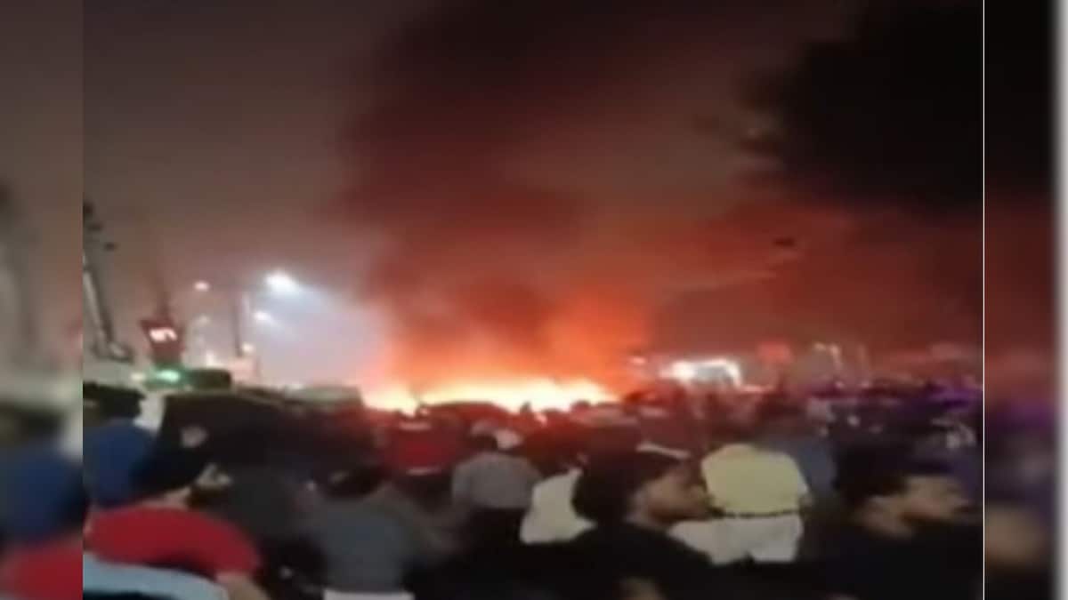 டெல்லி செங்கோட்டை அருகே கார் குண்டுவெடிப்பு | இந்தியா - News18 தமிழ்