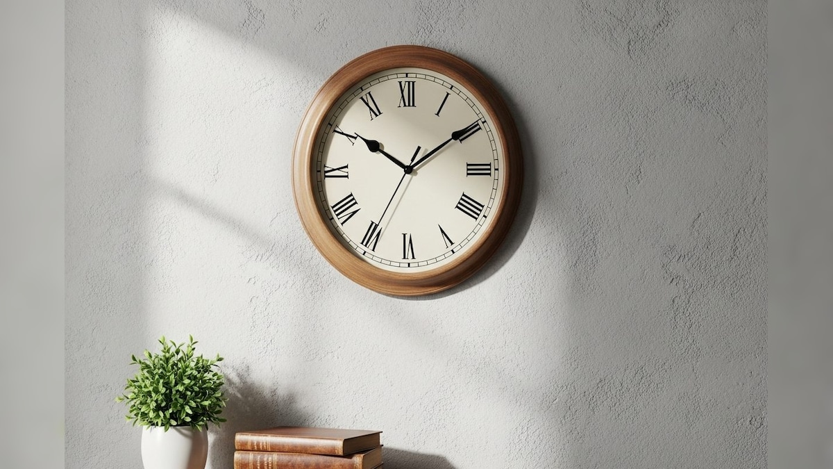Clock Vastu Tips |  கடிகாரங்கள் நேரத்தை மட்டுமல்ல... அதிர்ஷ்டத்தையும் சொல்கின்றன.. எப்படி? | ஆன்மிகம் - News18 தமிழ்