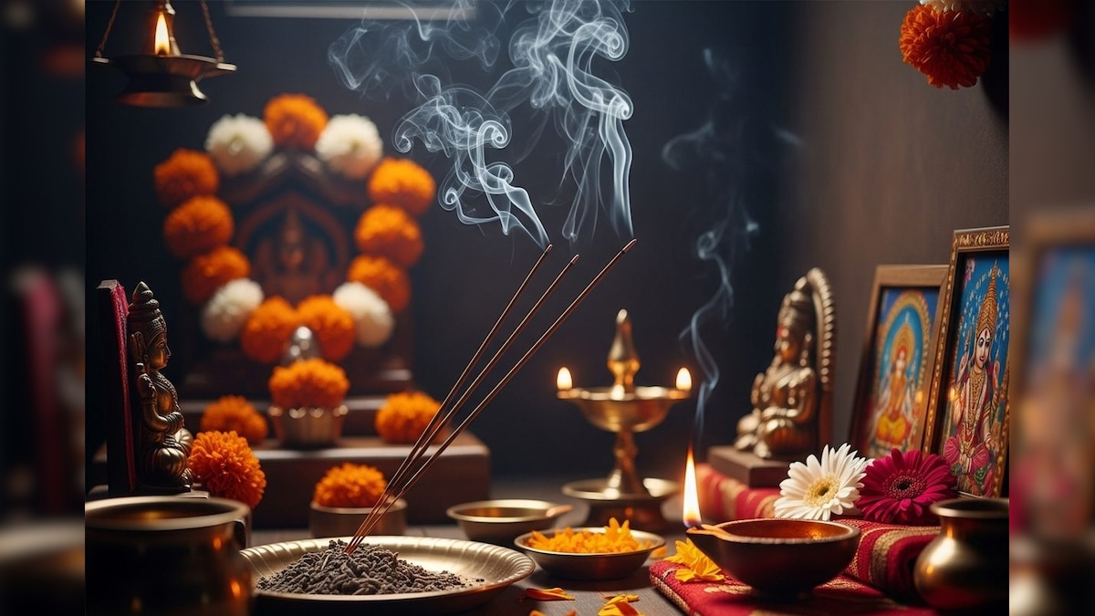 Vastu Tips: வீட்டில் ஊதுபத்தி ஏற்றுவது சுபமானதா? அசுபமானதா? வாஸ்து தரும் விளக்கம்! | ஆன்மிகம் - News18 தமிழ்