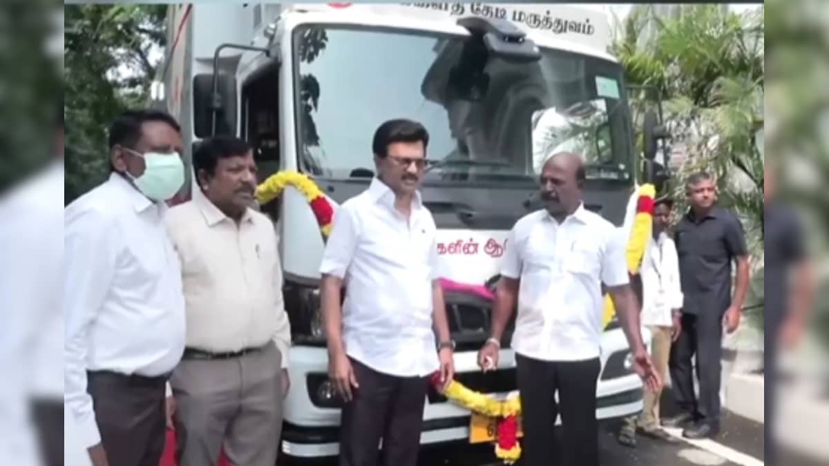 மகளிர் நலவாழ்விற்கான நடமாடும் மருத்துவ சேவை.. முதலமைச்சர் மு.க.ஸ்டாலின் தொடங்கி வைத்தார்! | தமிழ்நாடு - News18 தமிழ்